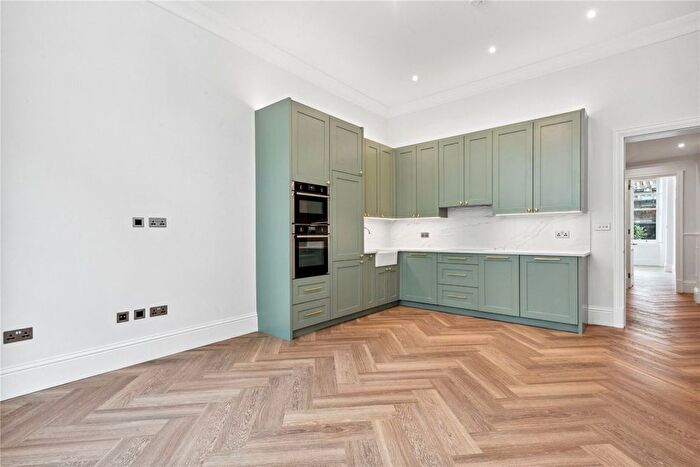 2 Bedroom Flat To Rent In Trebovir Road, London, SW5