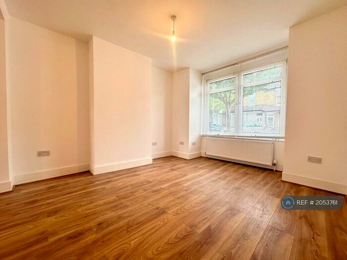 3 Bedroom Terraced House To Rent In Pemdevon Road, Croydon, CR0