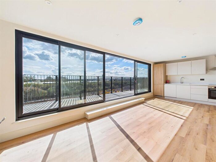 2 Bedroom Apartment To Rent In Kingfisher House, CM1