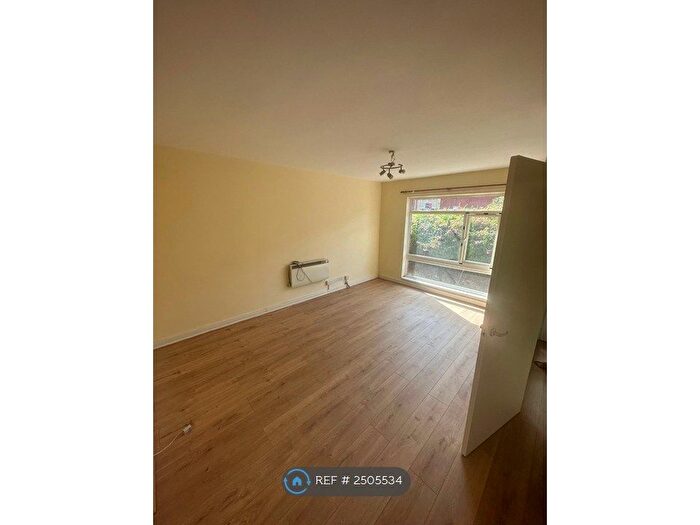 1 Bedroom Flat To Rent In Wimbledon, Wimbledon, SW19