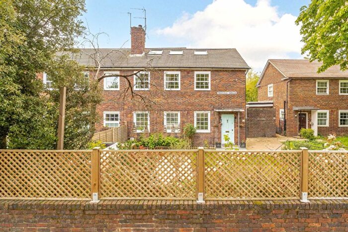 3 Bedroom Flat For Sale In Prestwich Terrace, Crescent Lane, SW4