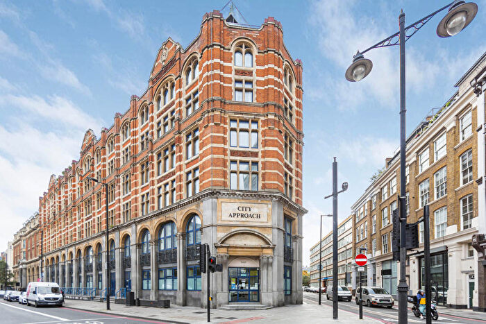 2 Bedroom Apartment For Sale In City Road, Clerkenwell, London, EC1V