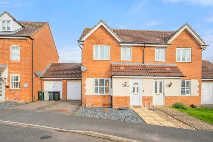 3 Bedroom Semi-Detached House For Sale In Woodland View, Spilsby, PE23