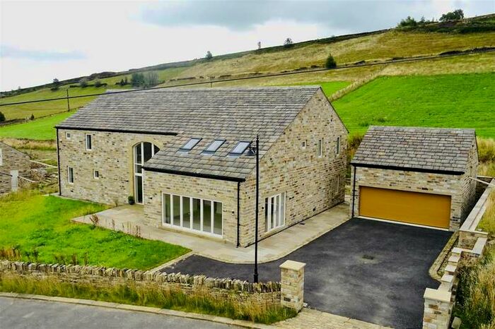 5 Bedroom Property For Sale In Hill House Road, Holmfirth, HD9