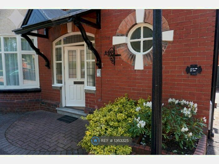 2 Bedroom Flat To Rent In Knowle Lane, Sheffield, S11