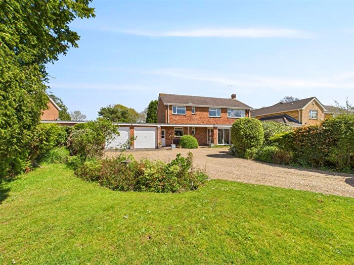 4 Bedroom Detached House For Sale In Solent Drive, Warsash, Southampton, SO31