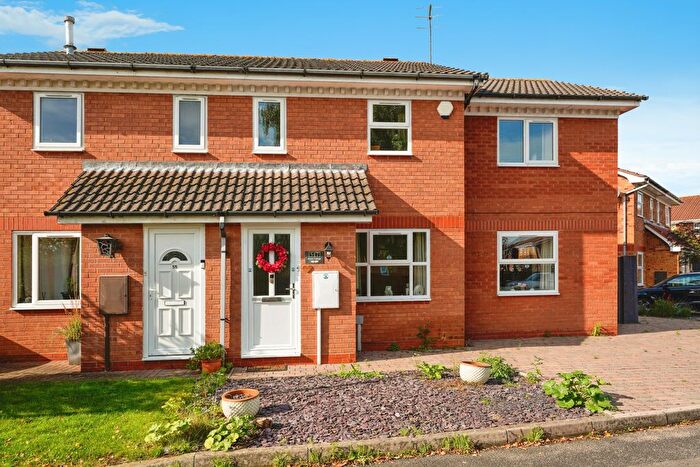 3 Bedroom Semi-Detached House For Sale In Columbine Grove, Evesham, Worcestershire, WR11