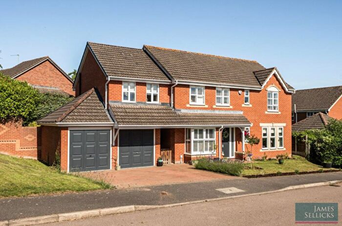 5 Bedroom Detached House For Sale In Coales Gardens, Market Harborough, LE16