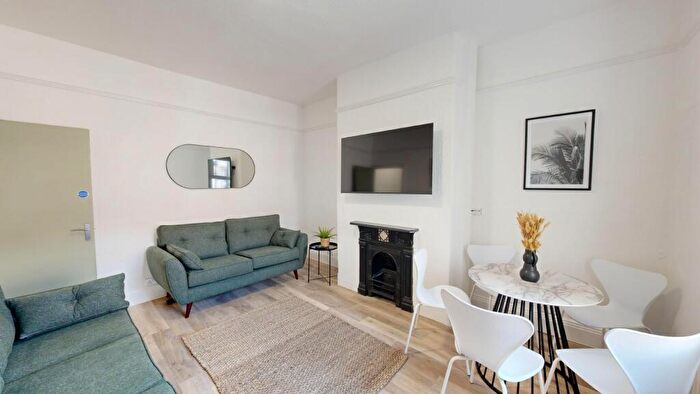 5 Bedroom House To Rent In Cardigan Terrace, NE6