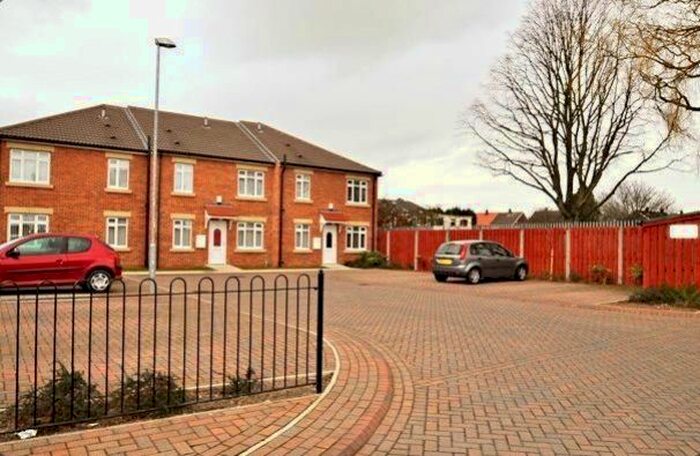 2 Bedroom Flat To Rent In Penshurst Mews, Hessle, HU13