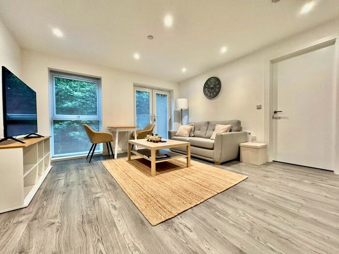 2 Bedroom Flat To Rent In Burley Road, Burley, Leeds, LS4