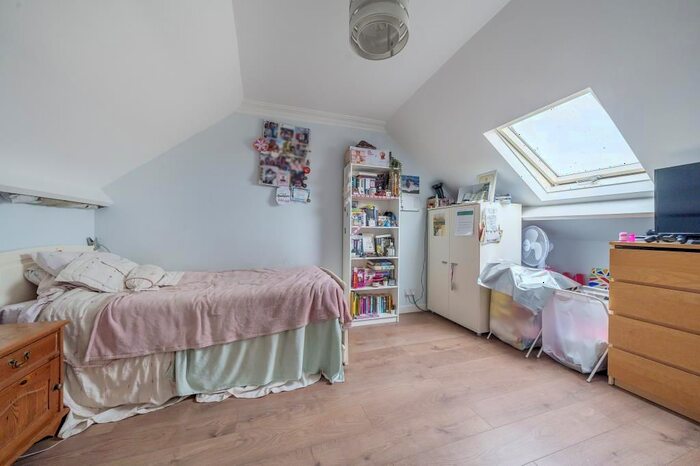 3 Bedroom End Of Terrace House For Sale In High Wycombe, Buckinghamshire, HP13