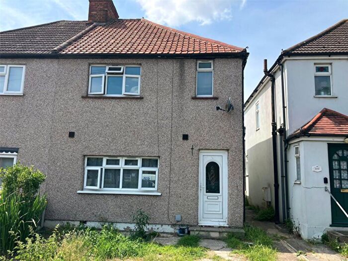 3 Bedroom Semi-Detached House To Rent In Straight Road, Romford, RM3
