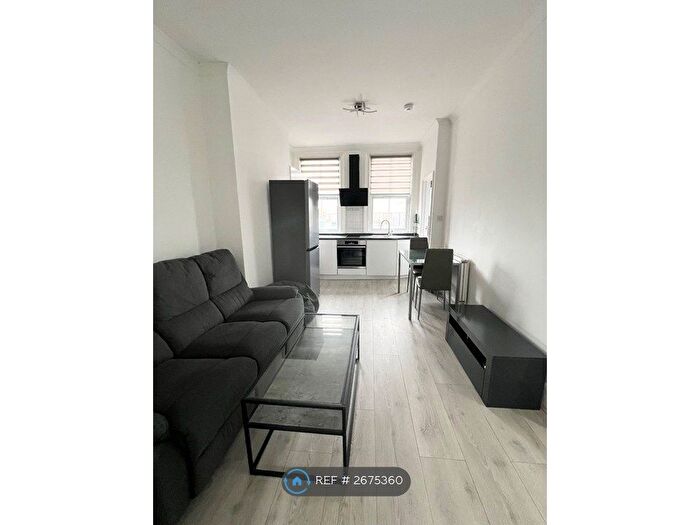 2 Bedroom Flat To Rent In London, London, W3