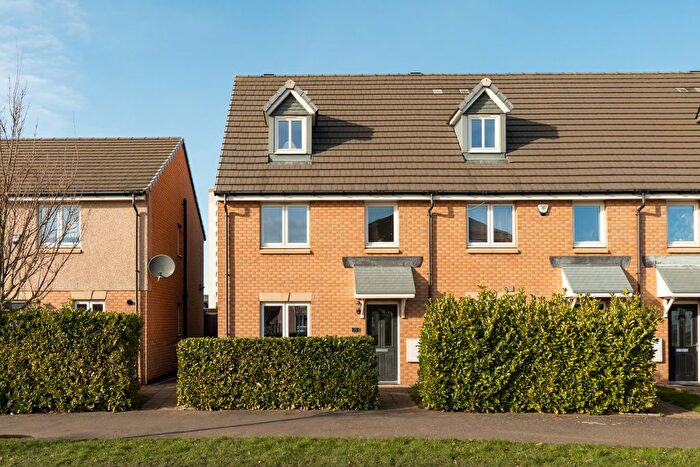 4 Bedroom Town House For Sale In Milligan Drive, Edinburgh, EH16