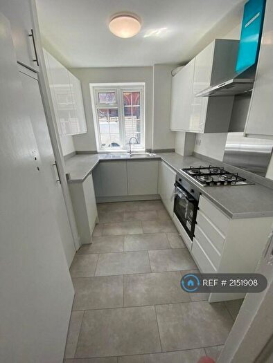 2 Bedroom Flat To Rent In Tabor Court, Cheam, Sutton, SM3