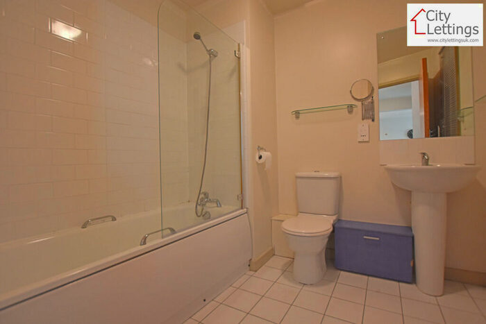 2 Bedroom Apartment To Rent In Portland Square, Arboretum, NG7