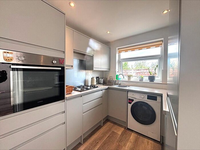 2 Bedroom Semi-Detached Bungalow For Sale In Linnards Lane, Wincham, Northwich, CW9