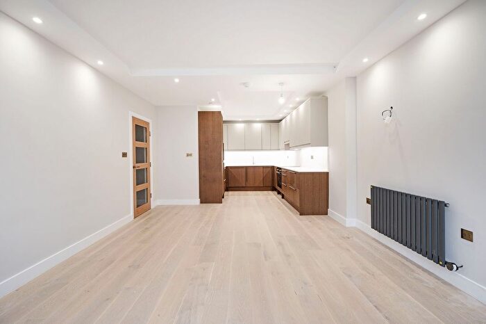 1 Bedroom Flat To Rent In Rowe Lane, Hackney, London, E9
