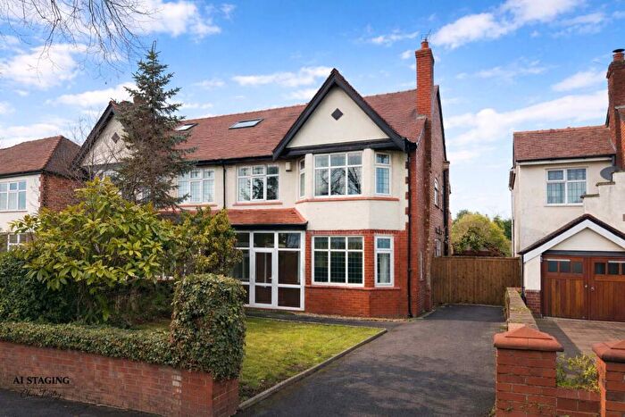 4 Bedroom Semi-Detached House For Sale In Churchgate, Southport, PR9