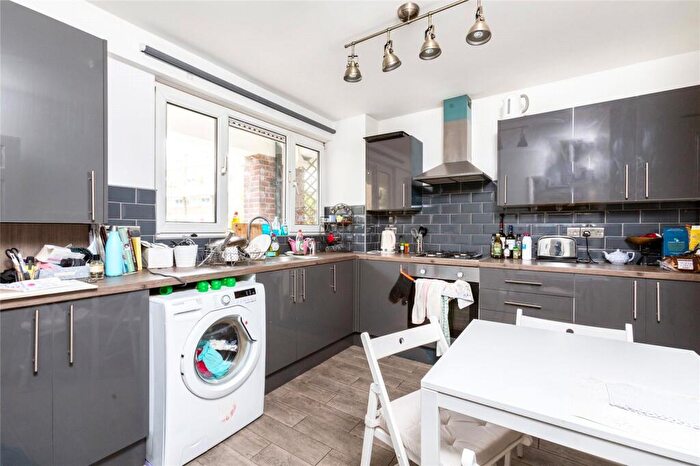 3 Bedroom Apartment To Rent In Eric Street, London, E3