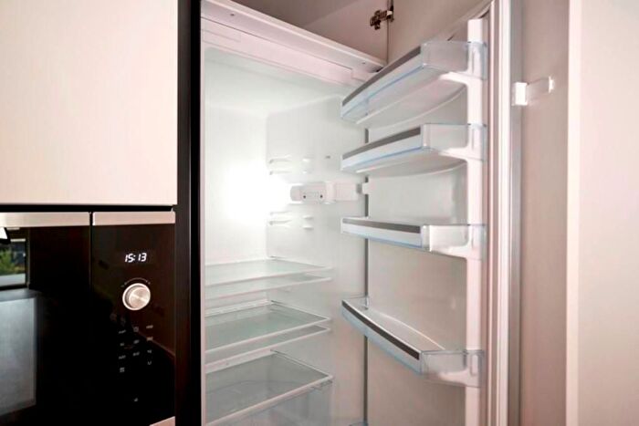 Studio To Rent In Stepney, London, E1