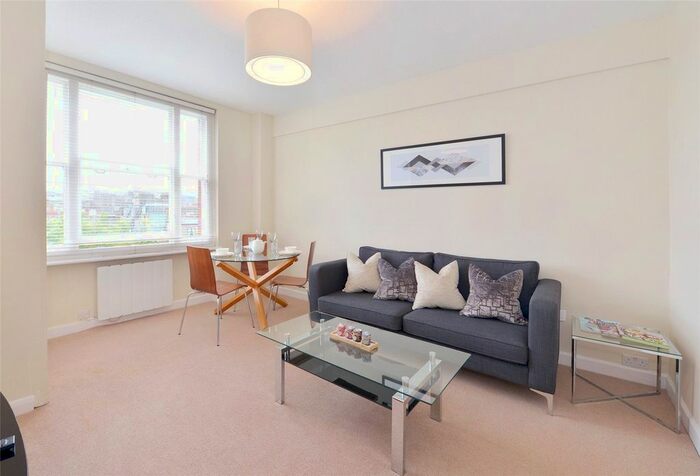1 Bedroom Flat To Rent In Hill Street, London, W1J