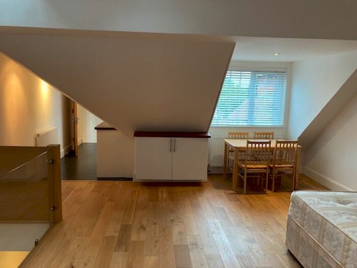 1 Bedroom Flat To Rent In C Golders Way, Golders Green, London, NW11