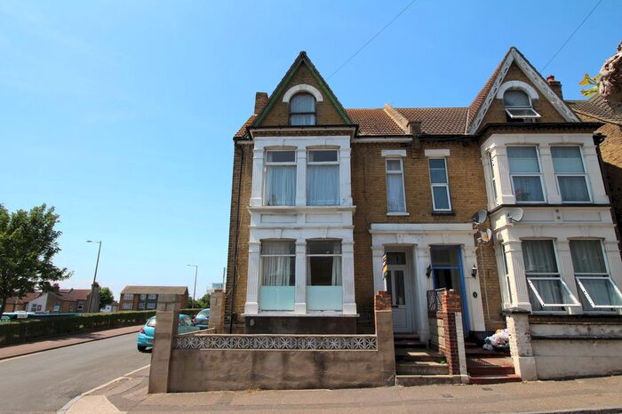 5 Bedroom Semi-Detached House To Rent In Old Southend Road, Southend-On-Sea, SS1