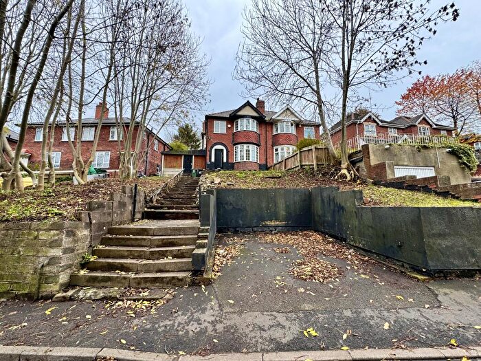 3 Bedroom House To Rent In Butchers Lane, Halesowen, B63