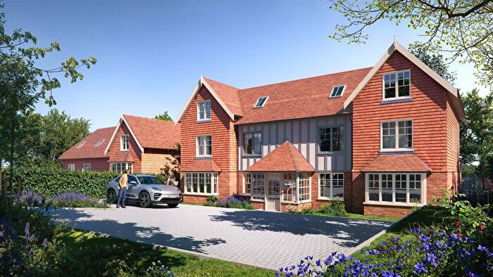 4 Bedroom End Of Terrace House For Sale In Hollymeoak Road, Chipstead, Coulsdon, CR5