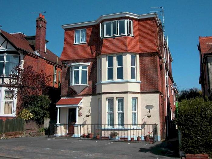 2 Bedroom Flat To Rent In Woodside Apartments, Victoria Road, PO36