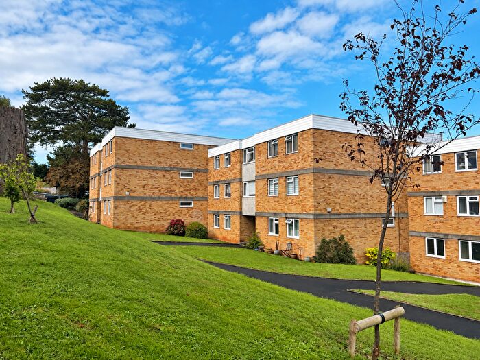 3 Bedroom Flat To Rent In Flat, The Cedars, Hazelwood Road, Bristol, BS9