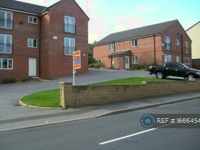 2 Bedroom Flat To Rent In Chantry Court, Morley, Leeds, LS27