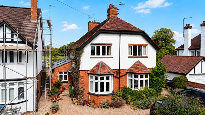 3 Bedroom Semi Detached House For Sale In Loxley Road, Stratford-Upon-Avon, CV37