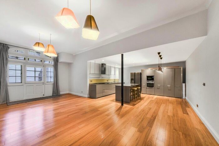 2 Bedroom Flat To Rent In Devonshire Drive, London, SE10