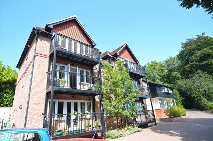 1 Bedroom Flat For Sale In Woolmer Hill Lodge, Haslemere, Surrey, GU27
