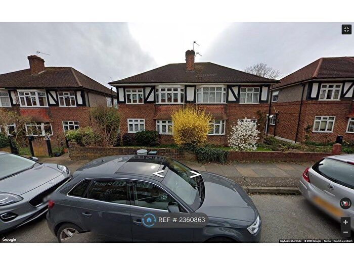 2 Bedroom Maisonette To Rent In Mill Vale, Bromley, BR2