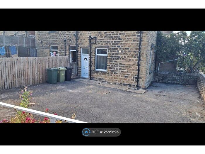 1 Bedroom End Of Terrace House To Rent In Charles Street, Huddersfield, HD4