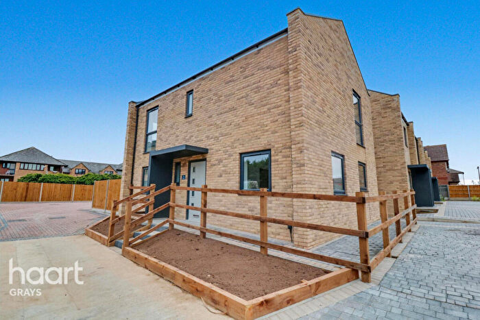 3 Bedroom Detached House For Sale In Grosvenor Road, Orsett, RM16