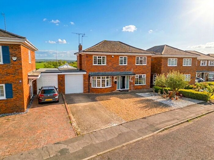 4 Bedroom Detached House For Sale In Cromhamstone, Stone, HP17