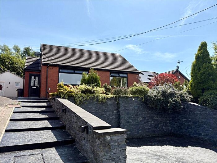 3 Bedroom Detached House For Sale In Ferney Field Road, Chadderton, Oldham, OL9