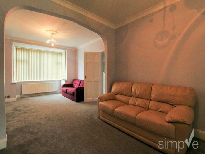 4 Bedroom Property To Rent In Silverdale Gardens, Hayes, Middlesex UB3