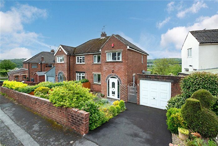 3 Bedroom Semi Detached House For Sale In Primrose Drive, Bingley, West Yorkshire, BD16