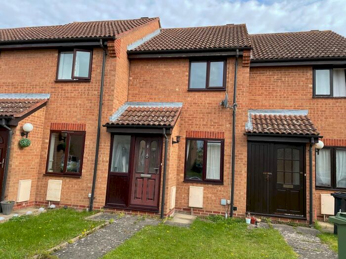 2 Bedroom Terraced House To Rent In Lincroft, Bedford, MK43