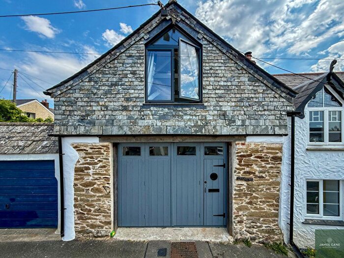 1 Bedroom Barn Conversion For Sale In The Square, Probus, TR2