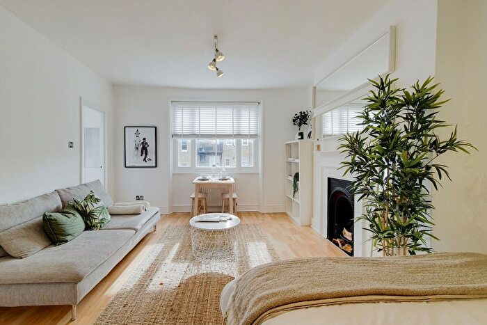 Studio To Rent In Nottingham Place, Marylebone, London, W1U