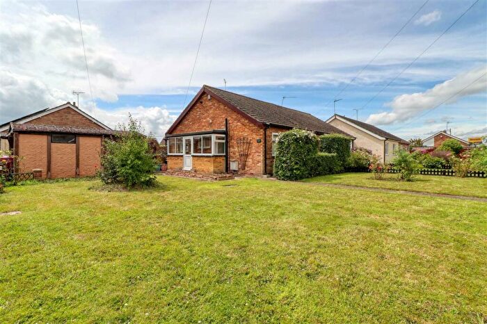 2 Bedroom Bungalow For Sale In Drakes Approach, Clacton On Sea, CO15