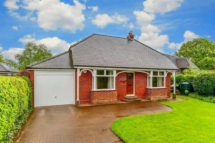 2 Bedroom Detached Bungalow For Sale In Manns Hill, Bossingham, Canterbury, Kent, CT4
