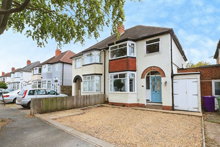 3 Bedroom Semi Detached House For Sale In Beech Road, Oxley, Wolverhampton, WV10